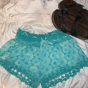 Comfy lace short